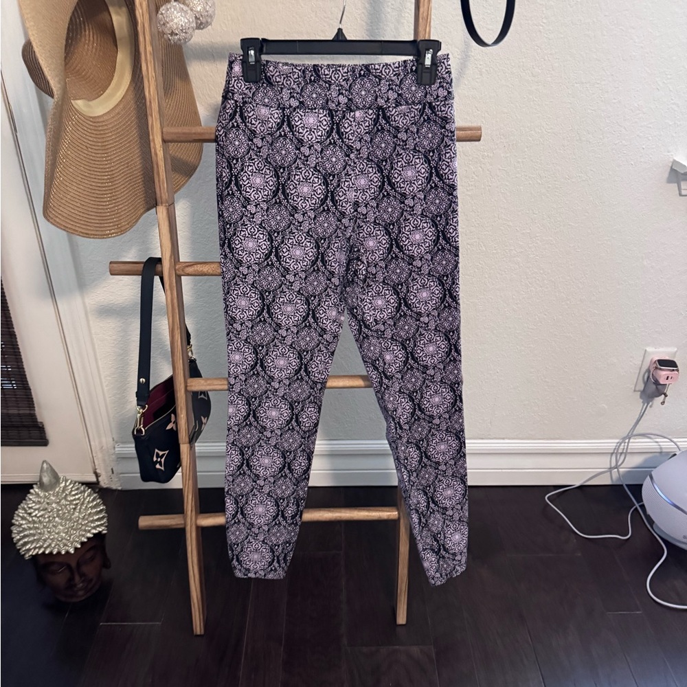 2 pairs of pants and both small both from New York and Company.